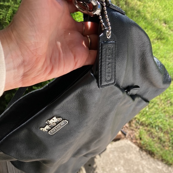 Black leather Coach purse - Picture 4 of 11